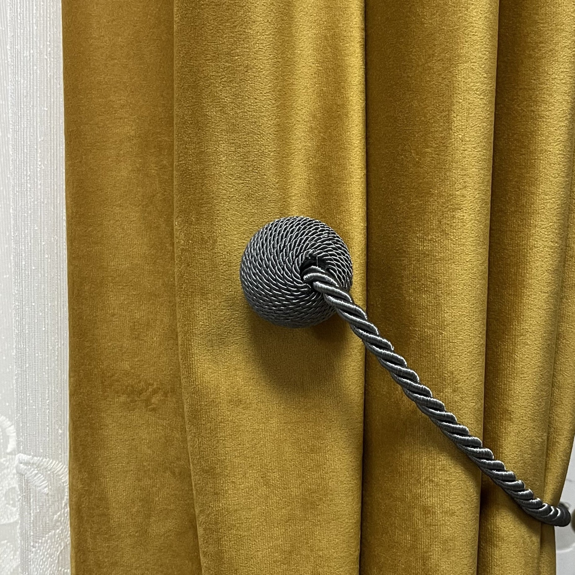 Magnet pentru prindere perdea GRI